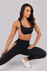 Calça Legging com Recortes e Vivo (Preto / Nude)