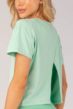 Blusa com Abertura Nas Costas (Chá Verde)